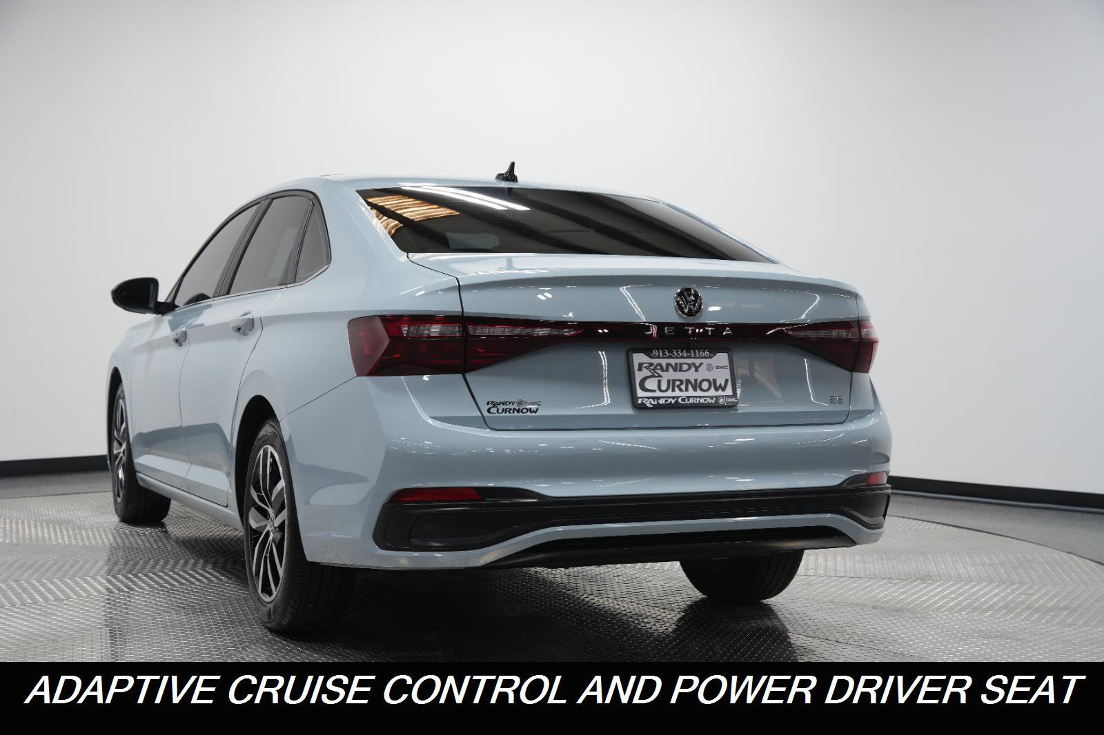 Used 2025 Volkswagen Jetta SE image 6