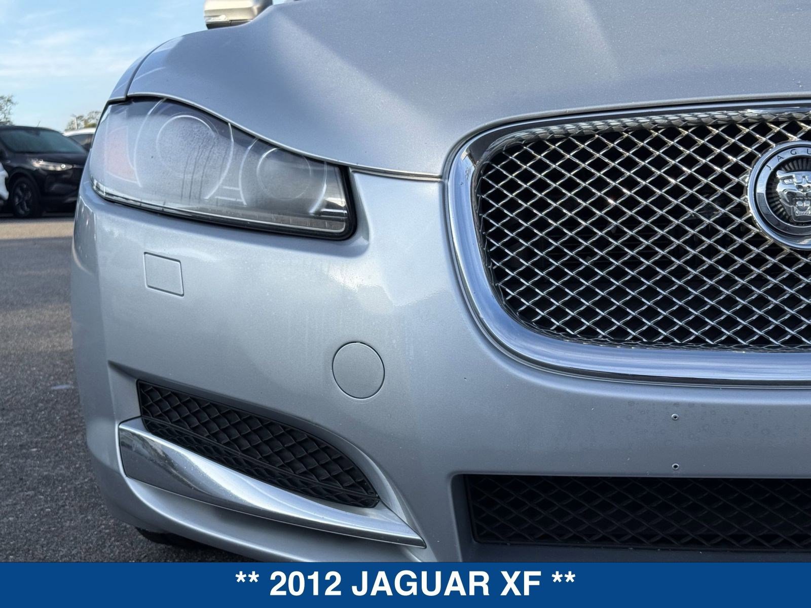 Used 2012 Jaguar XF image 9