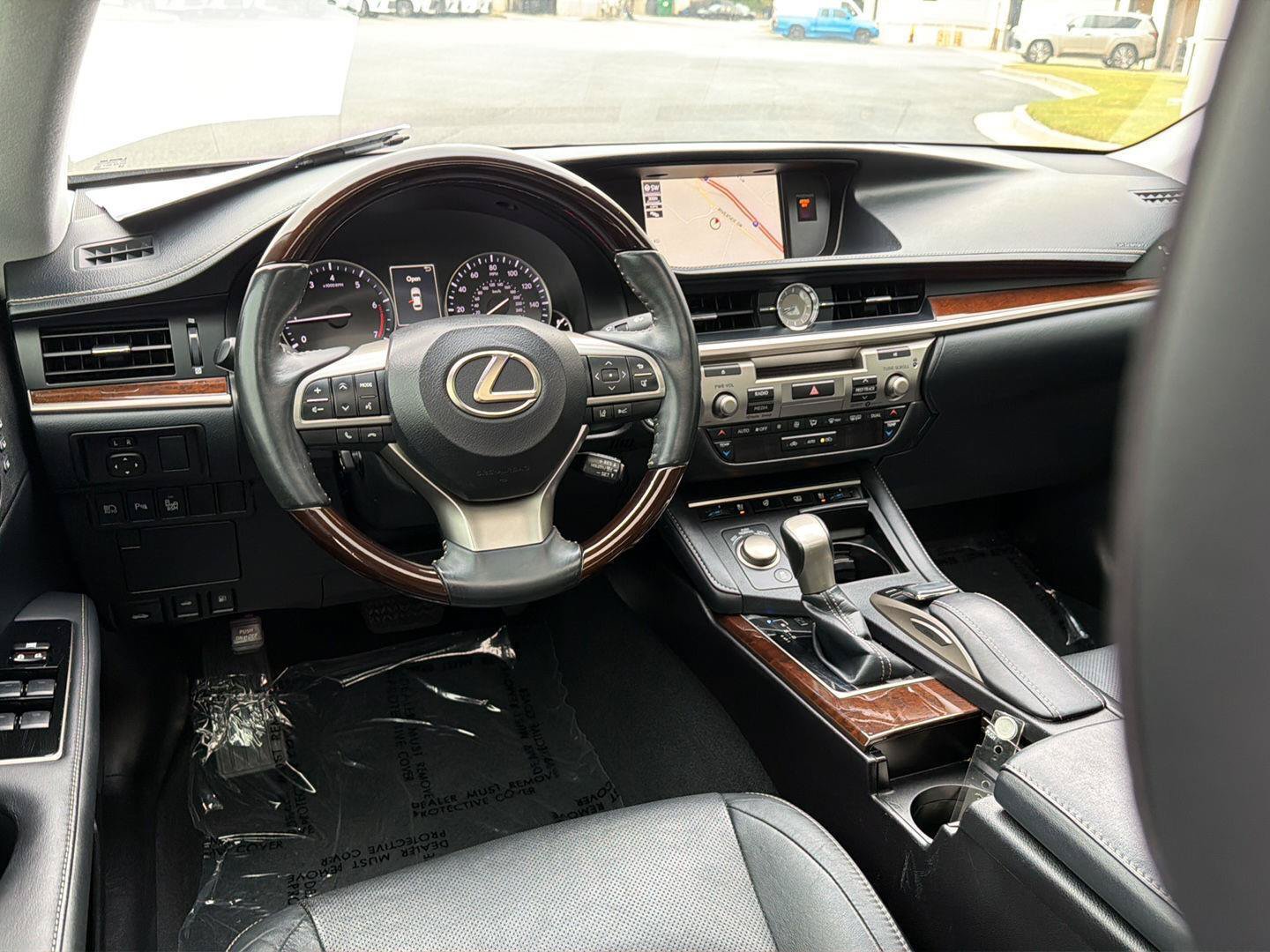 Used 2018 Lexus ES 350 w/ Luxury Package w/Wood Trim FWD image 19
