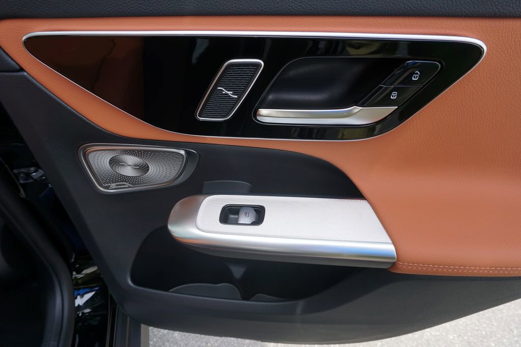 Certified 2025 Mercedes-Benz GLC 350e 4MATIC image 54