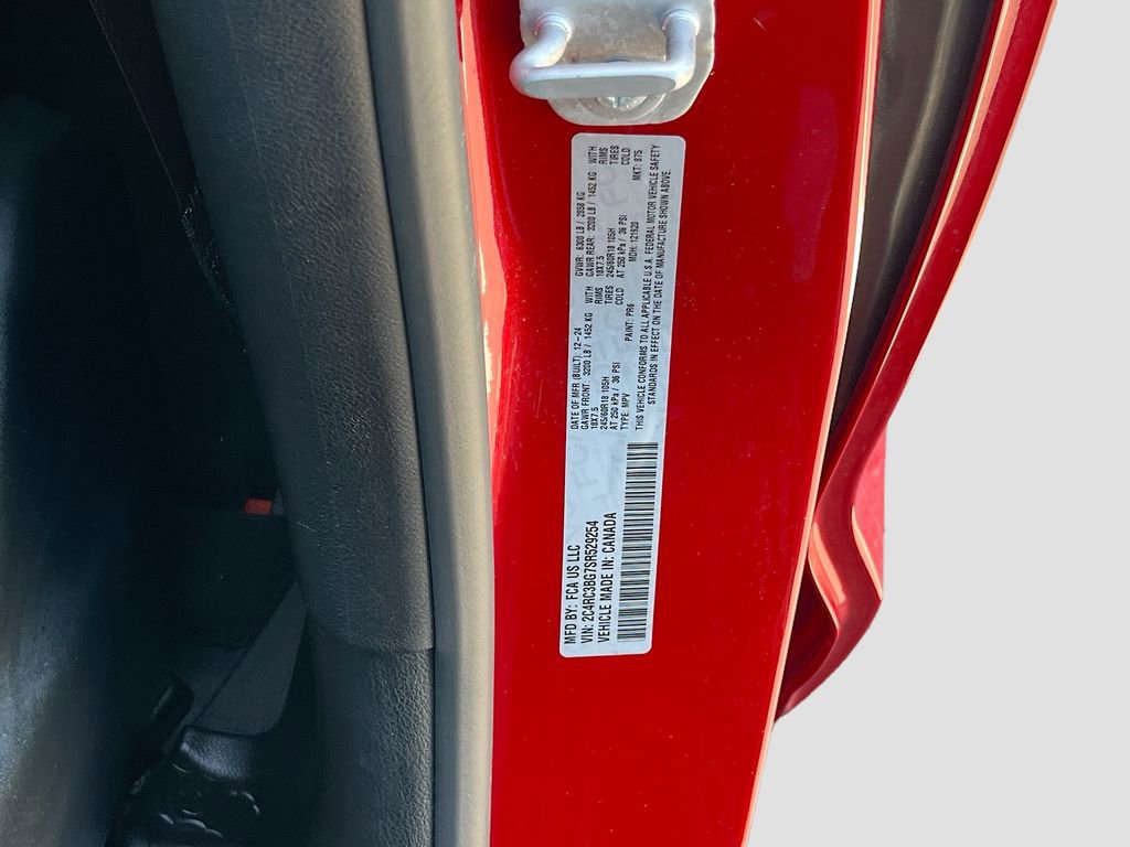 Certified 2025 Chrysler Pacifica Select image 31