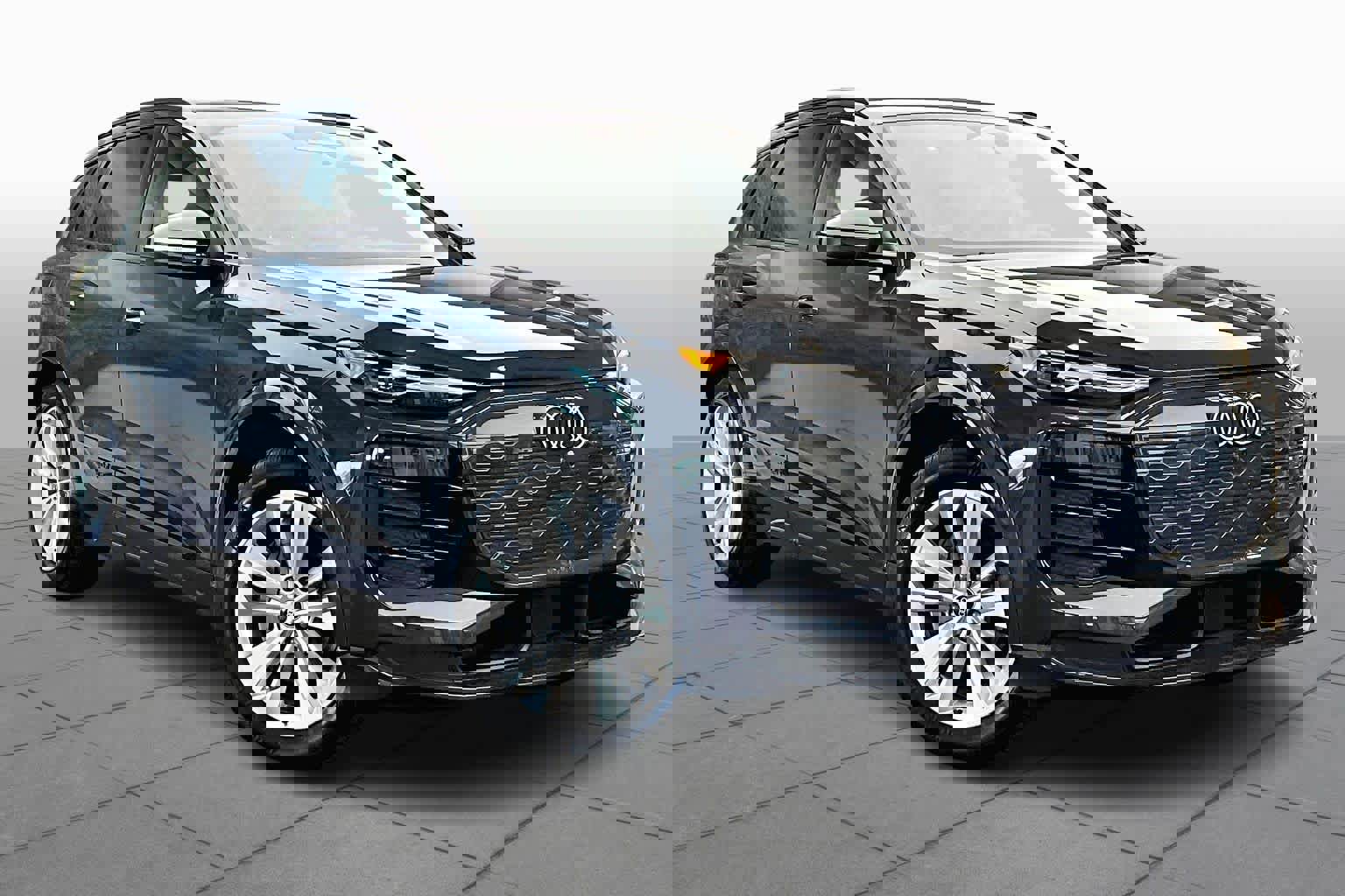 Certified 2025 Audi Q6 e-tron Premium w/ Convenience Package image 2