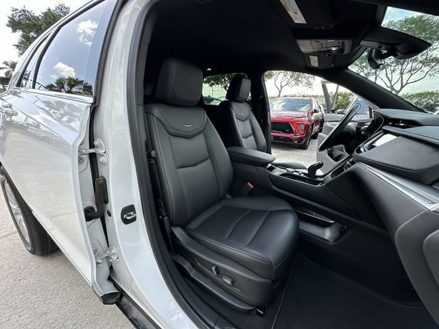 Certified 2023 Cadillac XT5 Luxury w/ LPO, Floor Liner Package image 30