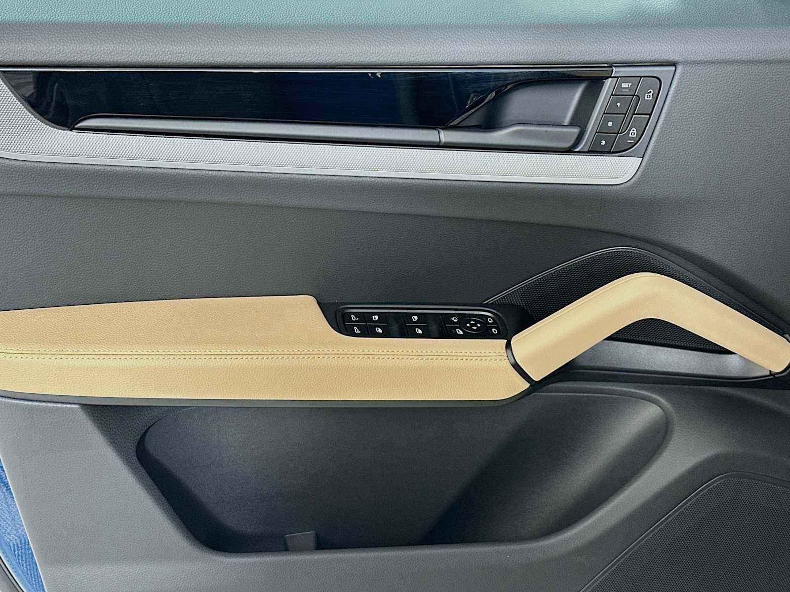 New 2026 Porsche Cayenne image 11