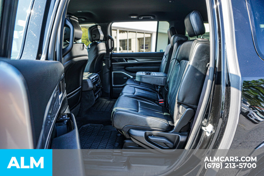 Used 2024 Jeep Wagoneer L Series II w/ Flexible Seating Group RWD image 22
