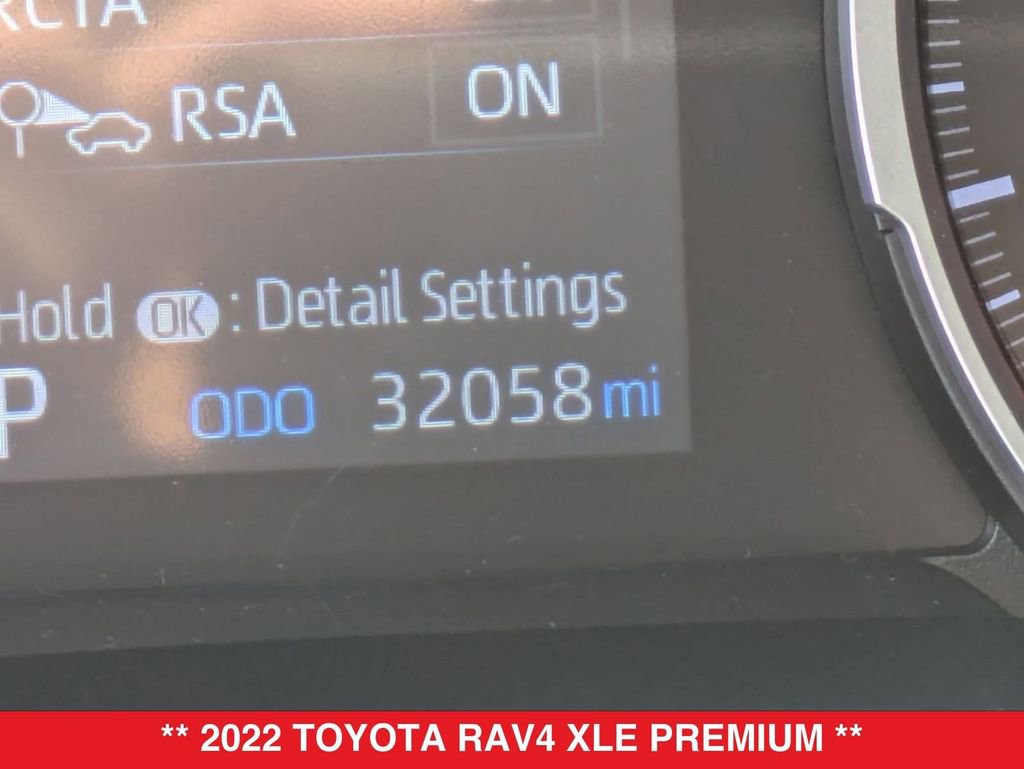 Used 2022 Toyota RAV4 XLE Premium image 27