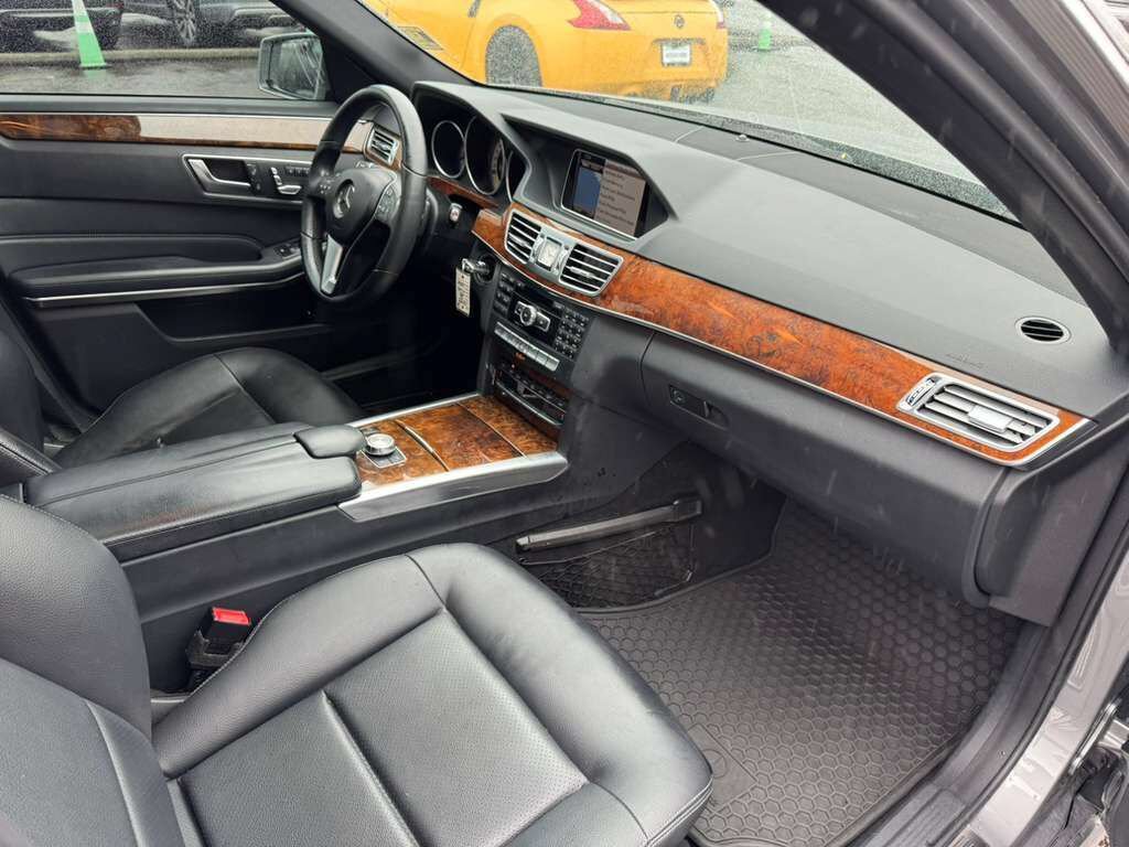 Used 2014 Mercedes-Benz E 350 4MATIC Sedan image 12