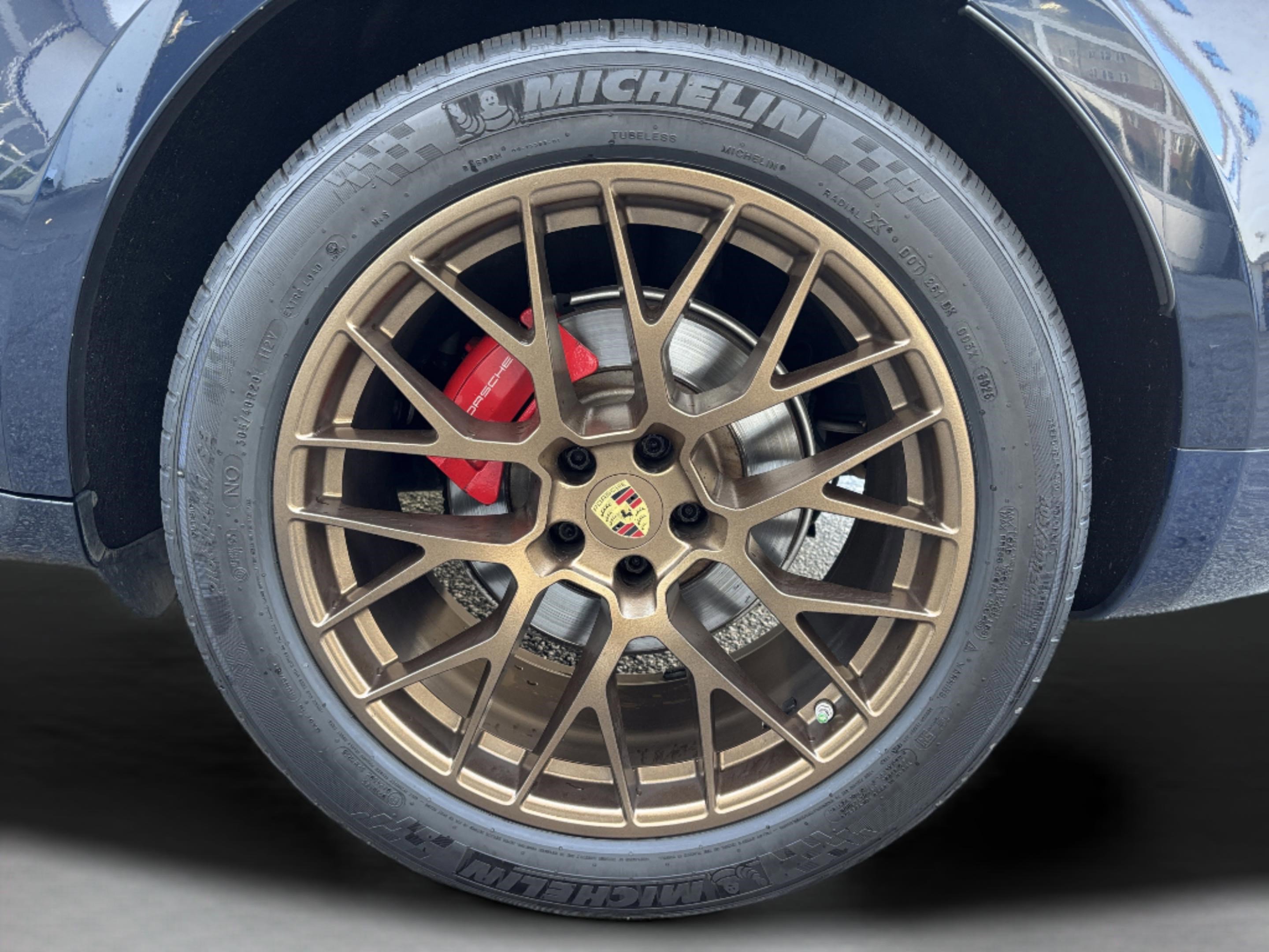 Used 2017 Porsche Macan GTS AWD/4WD image 34