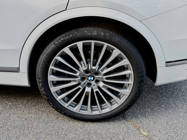 New 2026 BMW X7 xDrive40i AWD/4WD image 14