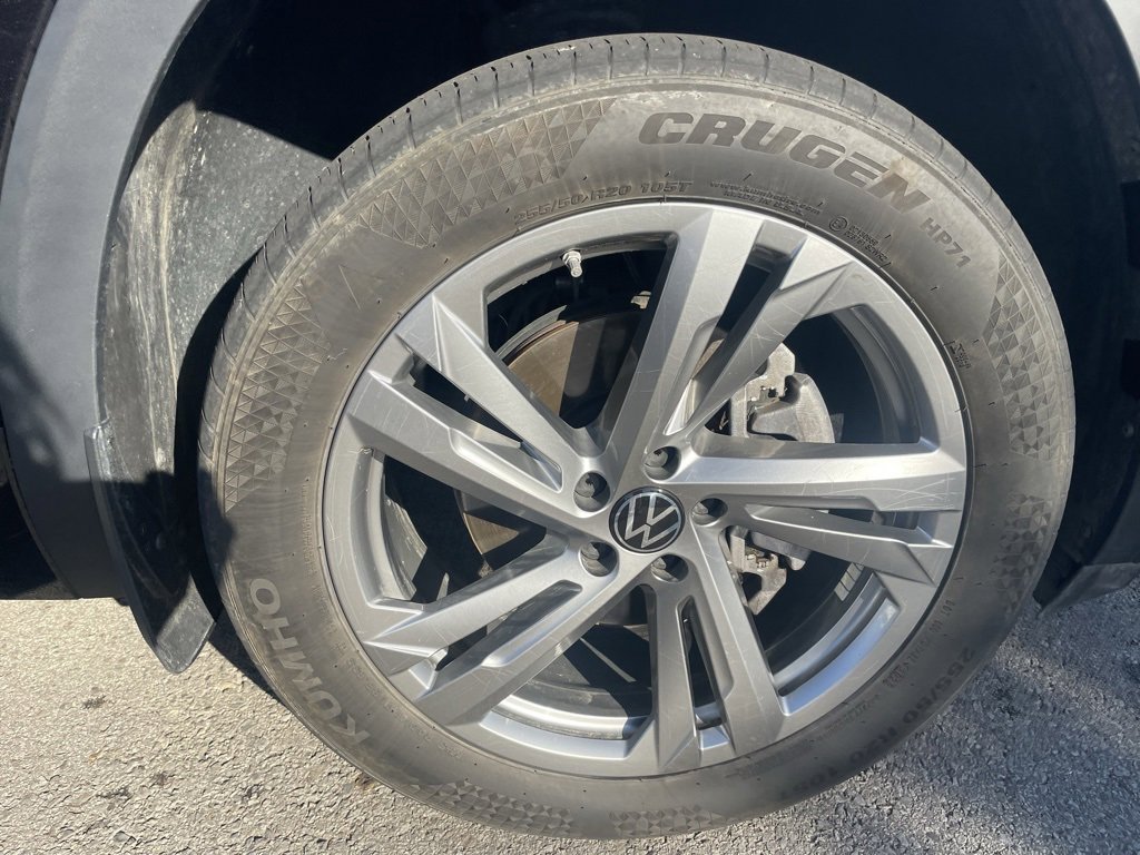 Used 2024 Volkswagen Atlas Cross Sport SEL R-Line image 36