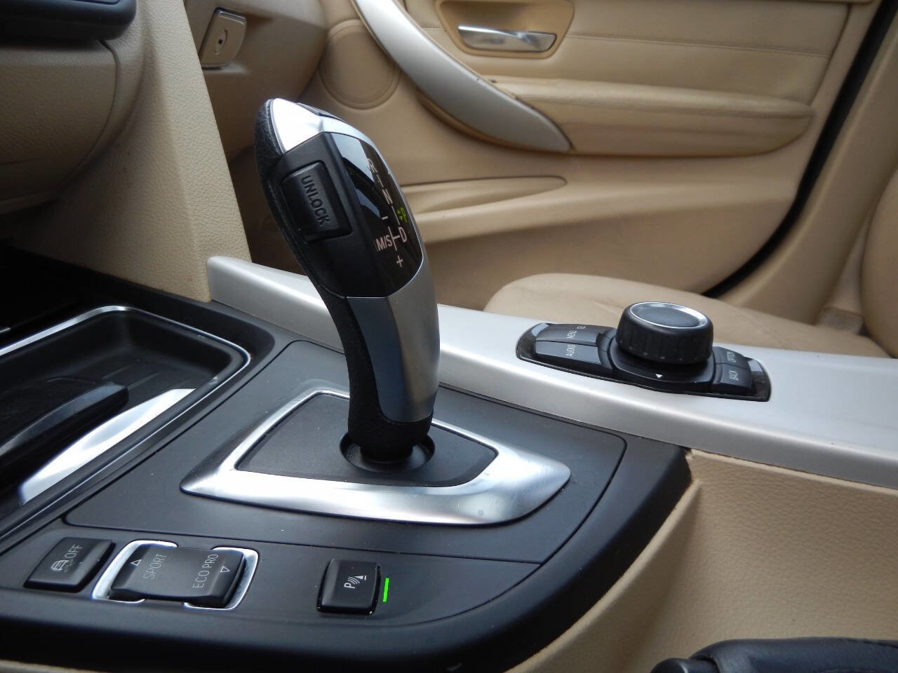 Used 2014 BMW 320i Sedan RWD image 41