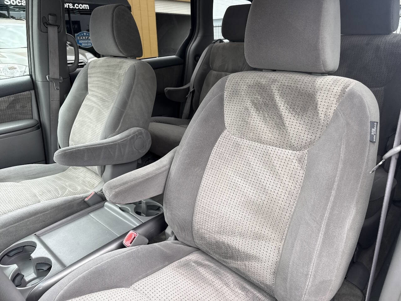 Used 2010 Toyota Sienna LE FWD image 16