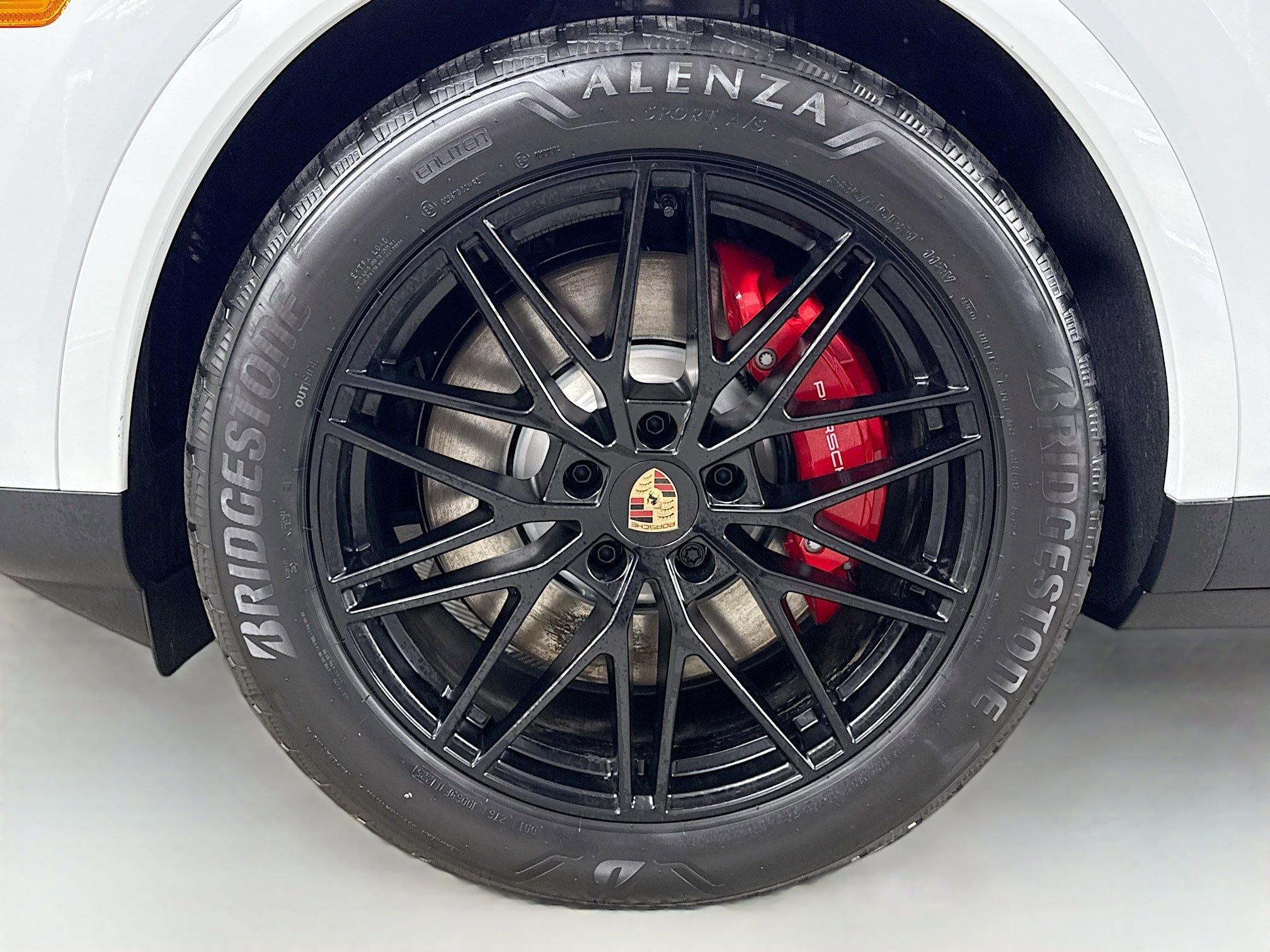 Certified 2025 Porsche Cayenne S image 24