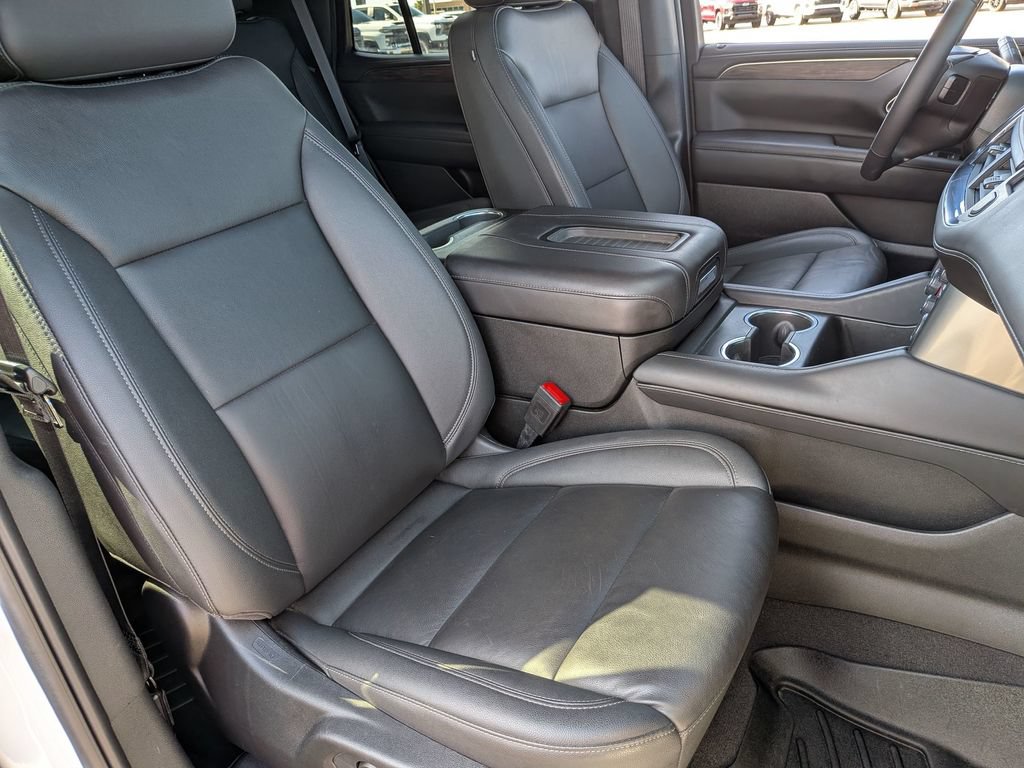 Used 2022 Chevrolet Tahoe Z71 w/ Luxury Package AWD/4WD image 30