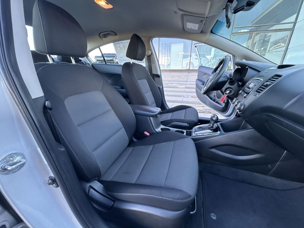 Used 2017 Kia Forte LX image 22