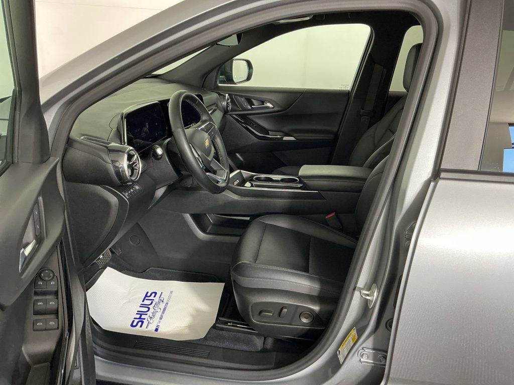 Used 2025 Chevrolet Equinox LT w/ Convenience Package II AWD/4WD image 14