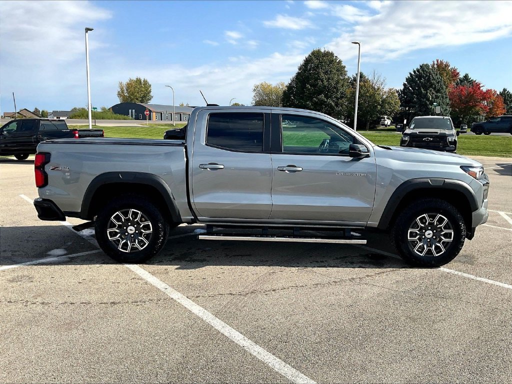 Used 2024 Chevrolet Colorado Z71 w/ Z71 Convenience Package 2 AWD/4WD image 4