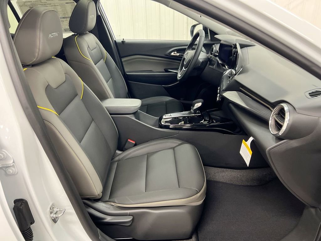 New 2026 Chevrolet Trax ACTIV w/ Sunroof Package FWD image 22