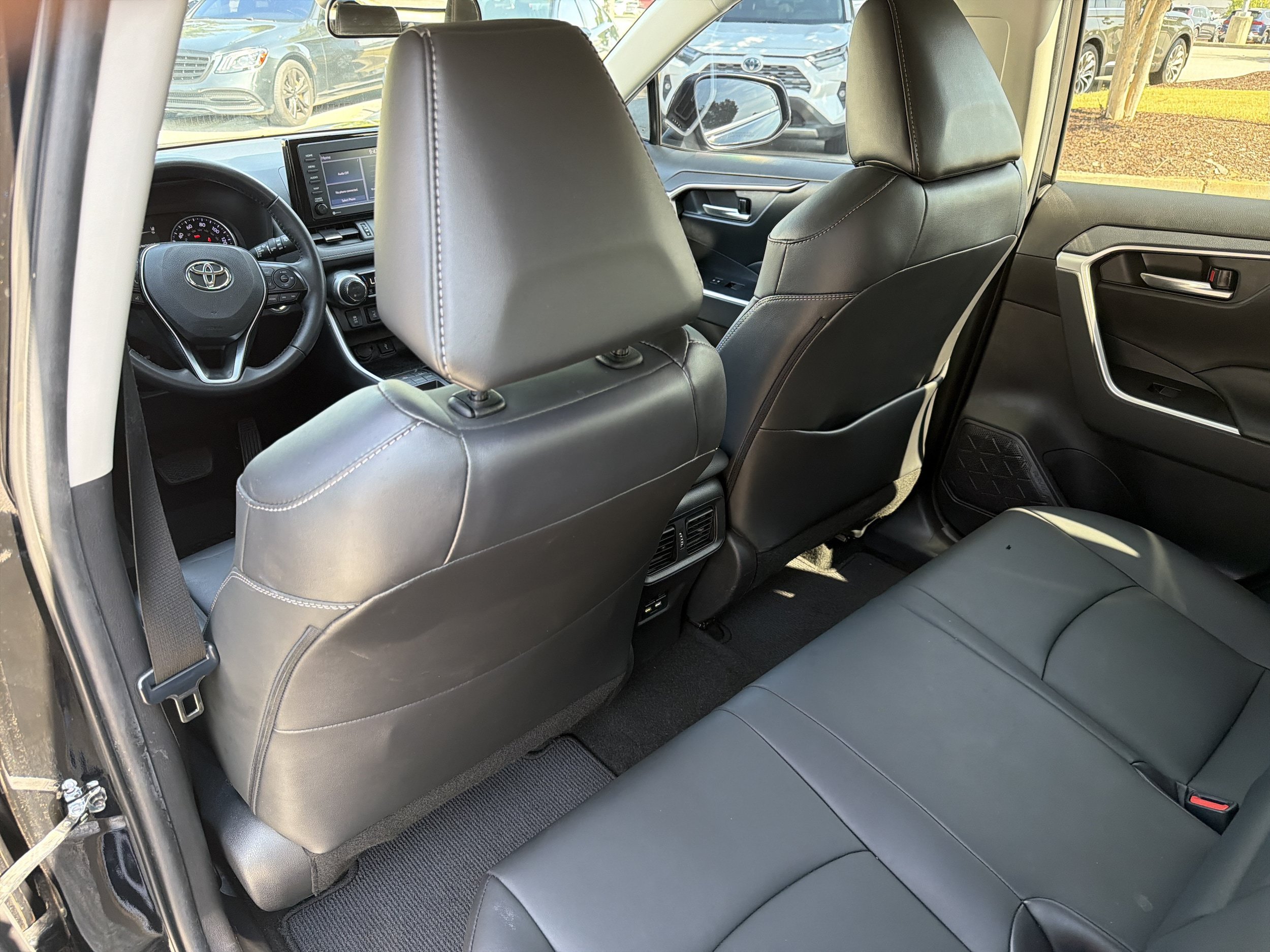 Used 2021 Toyota RAV4 XLE Premium FWD image 20