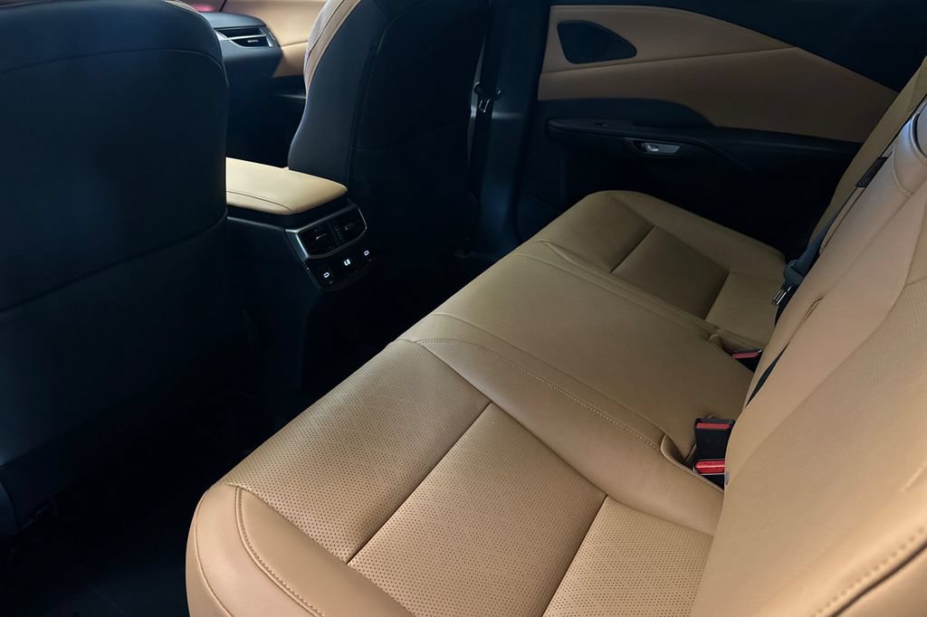 Certified 2024 Lexus RX 350 Premium Plus w/ Convenience Package FWD image 12