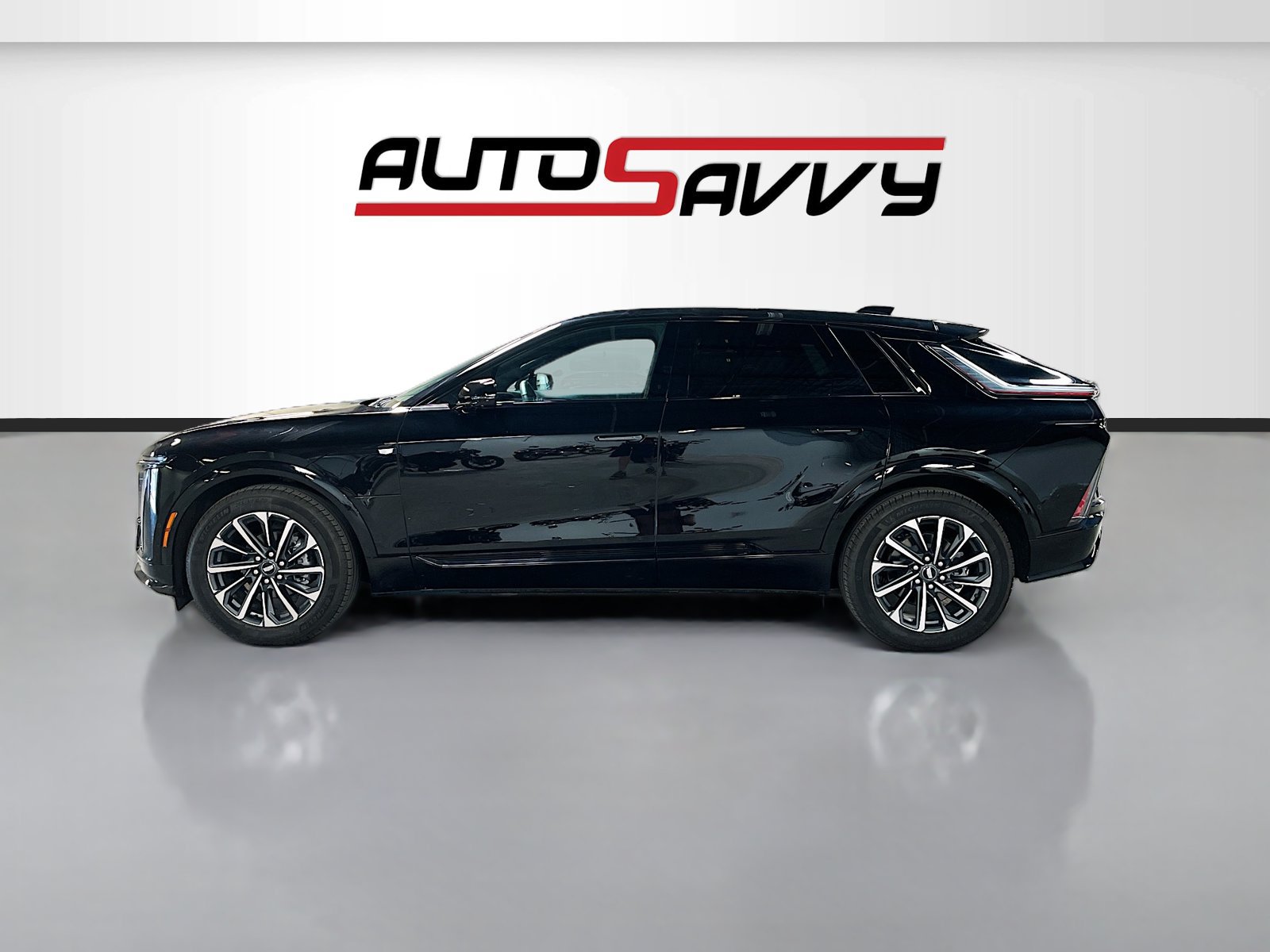 Used 2025 Cadillac Lyriq Sport AWD/4WD image 6