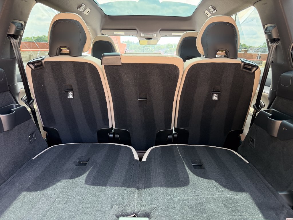 Certified 2025 Volvo EX90 Plus AWD/4WD image 28