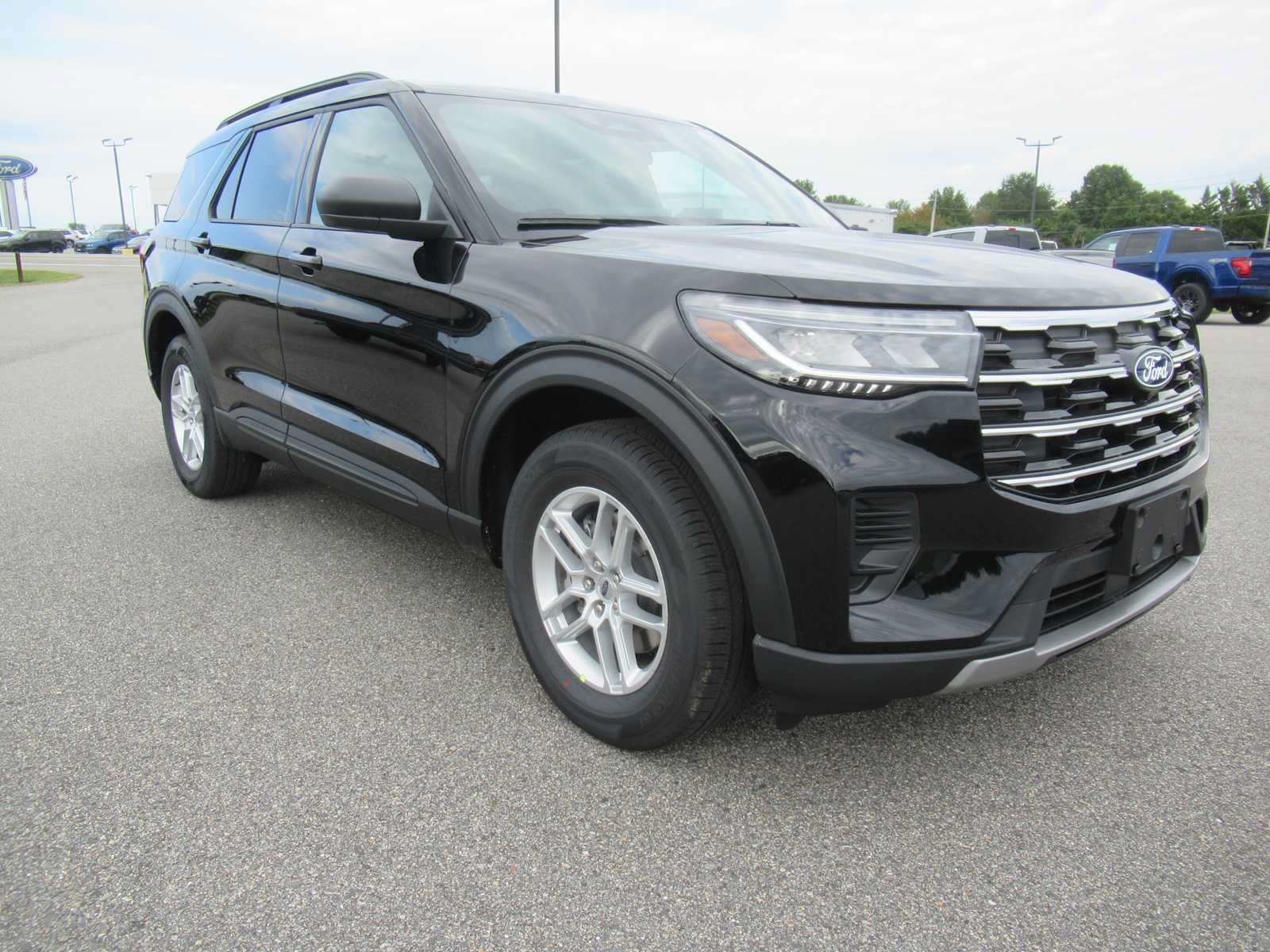 New 2027 Ford Explorer Active AWD/4WD image 3