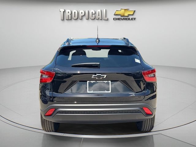 New 2026 Chevrolet Trax LT w/ Midnight Edition FWD image 4