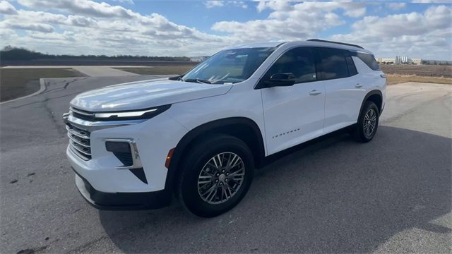 Certified 2025 Chevrolet Traverse LT image 4