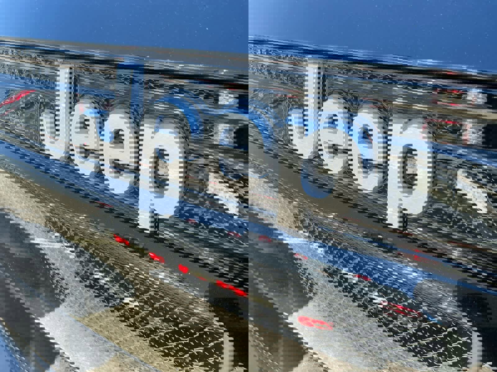 New 2025 Jeep Grand Cherokee Laredo w/ Luxury Tech Group I image 17