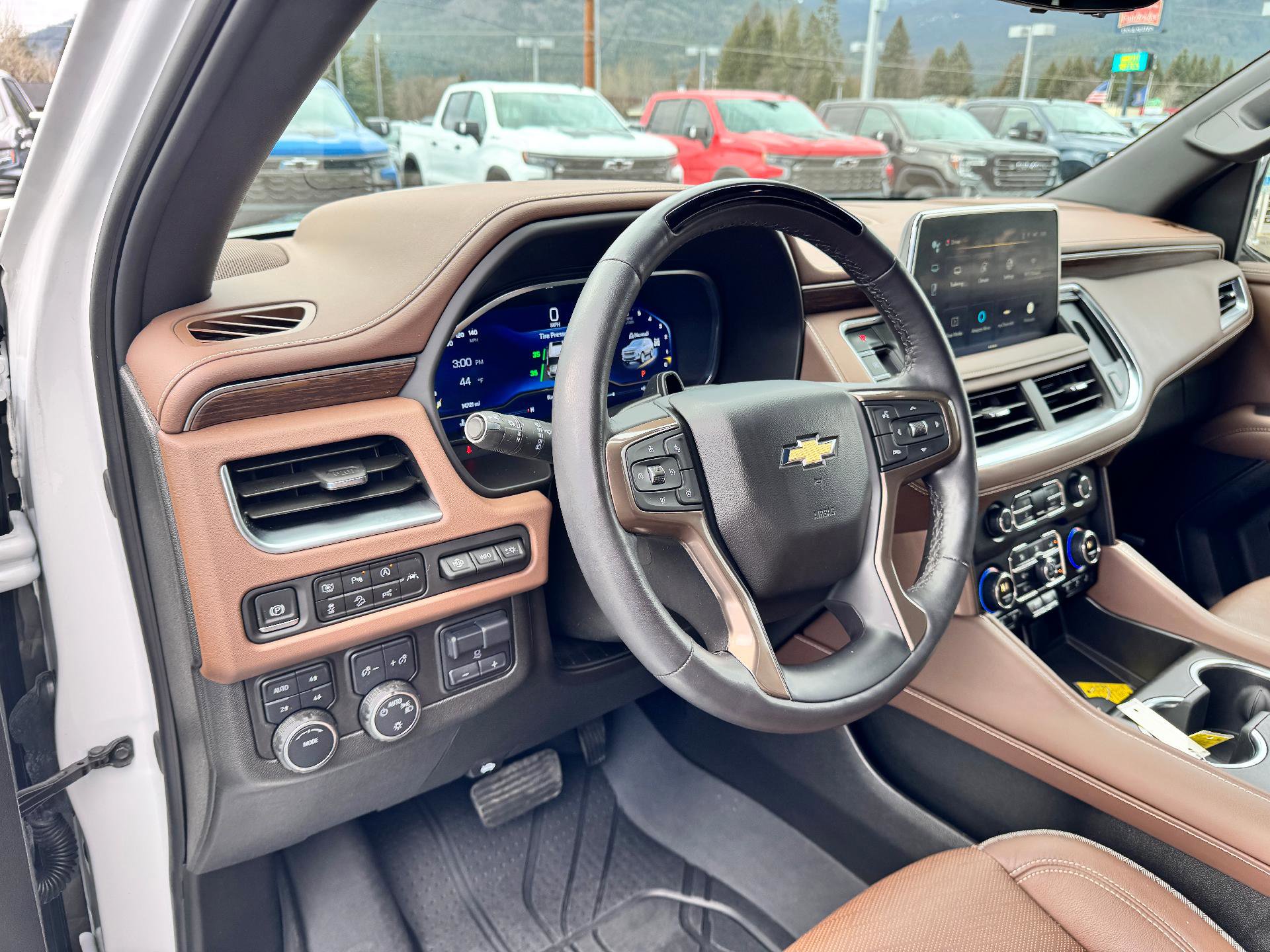 Used 2024 Chevrolet Tahoe High Country w/ Advanced Technology Package image 9