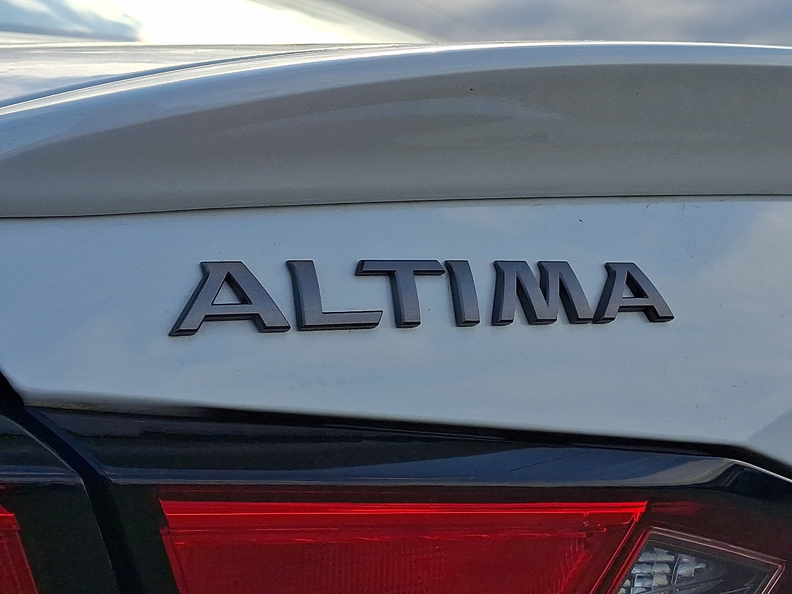 Certified 2023 Nissan Altima 2.0 SR FWD image 30