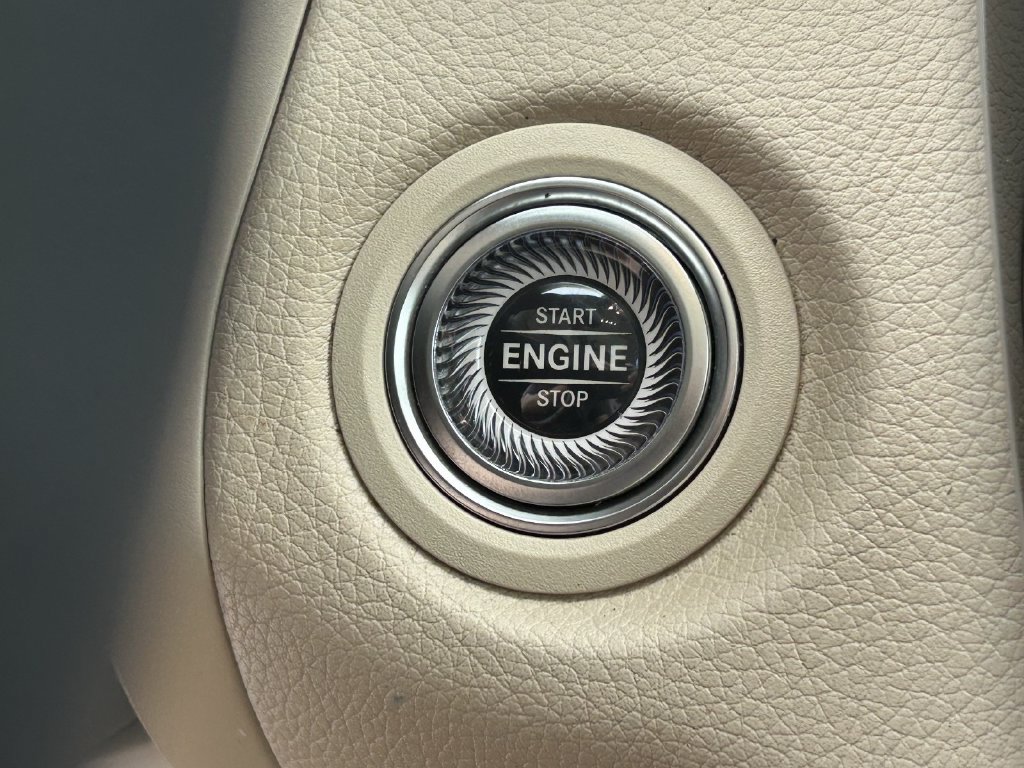 Used 2021 Mercedes-Benz GLC 300 4MATIC image 27