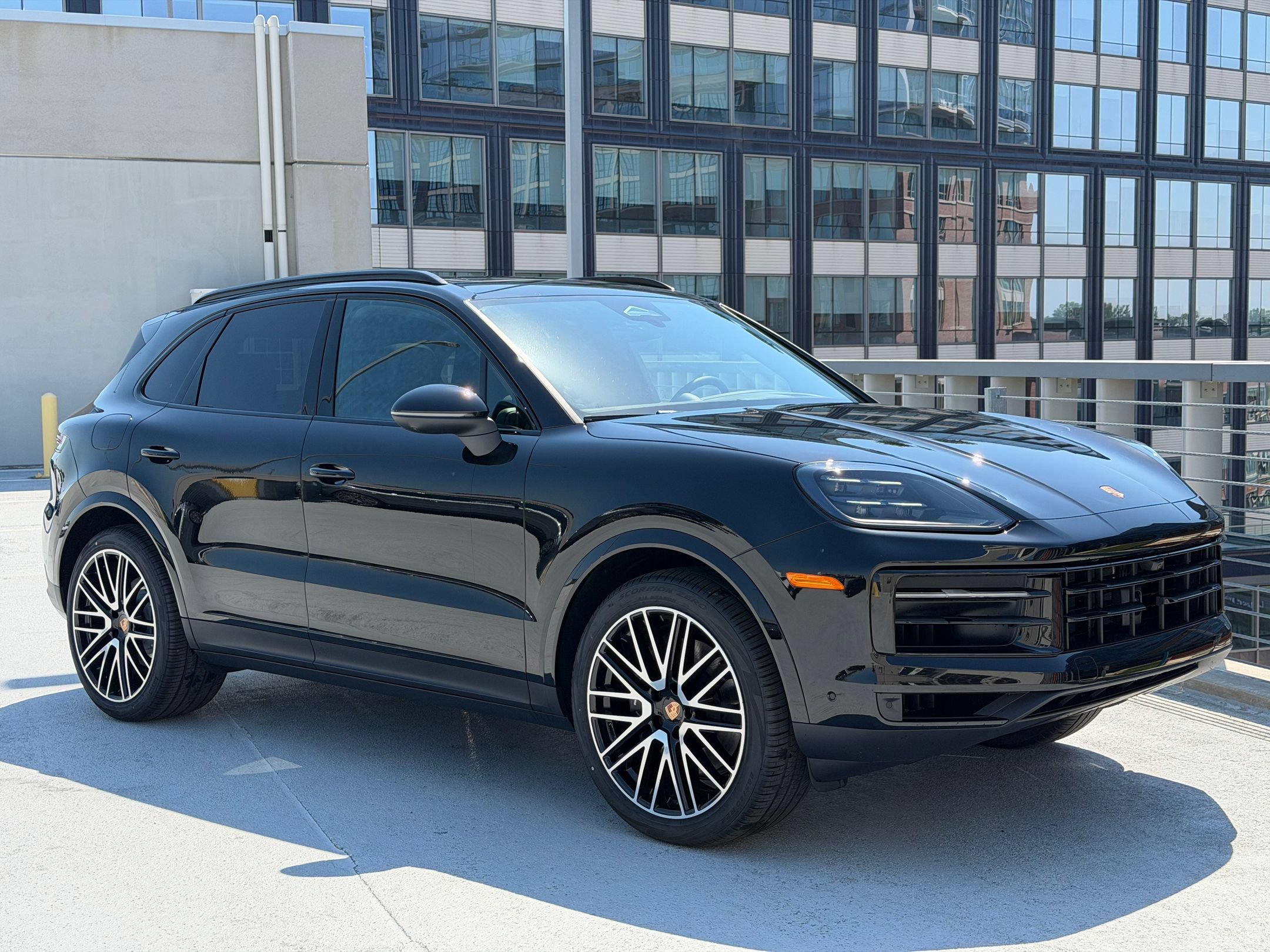 Used 2026 Porsche Cayenne AWD/4WD image 9