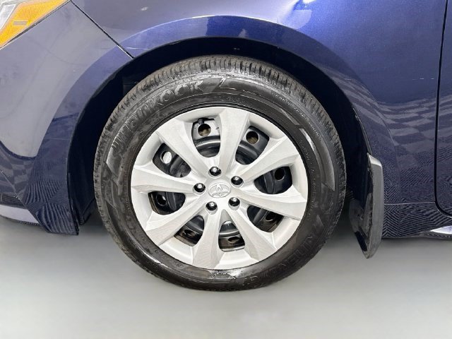 Used 2025 Toyota Corolla LE FWD image 36