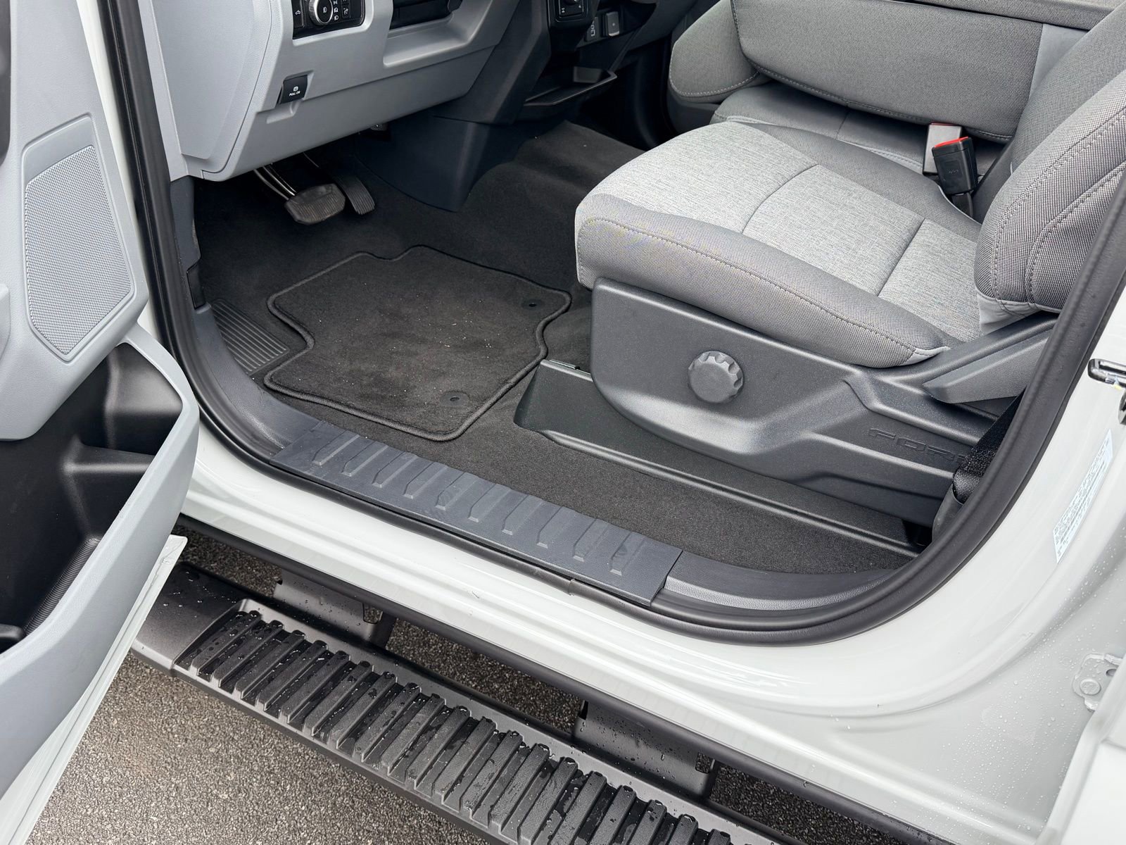 New 2026 Ford F250 XL w/ STX Appearance Package AWD/4WD image 17