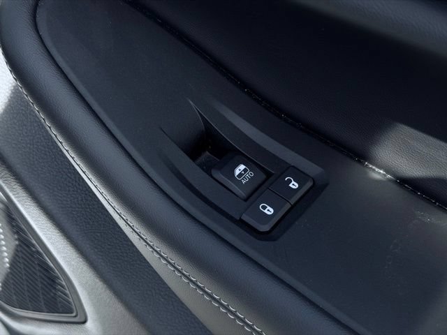 Used 2025 Jeep Grand Cherokee Altitude AWD/4WD image 15