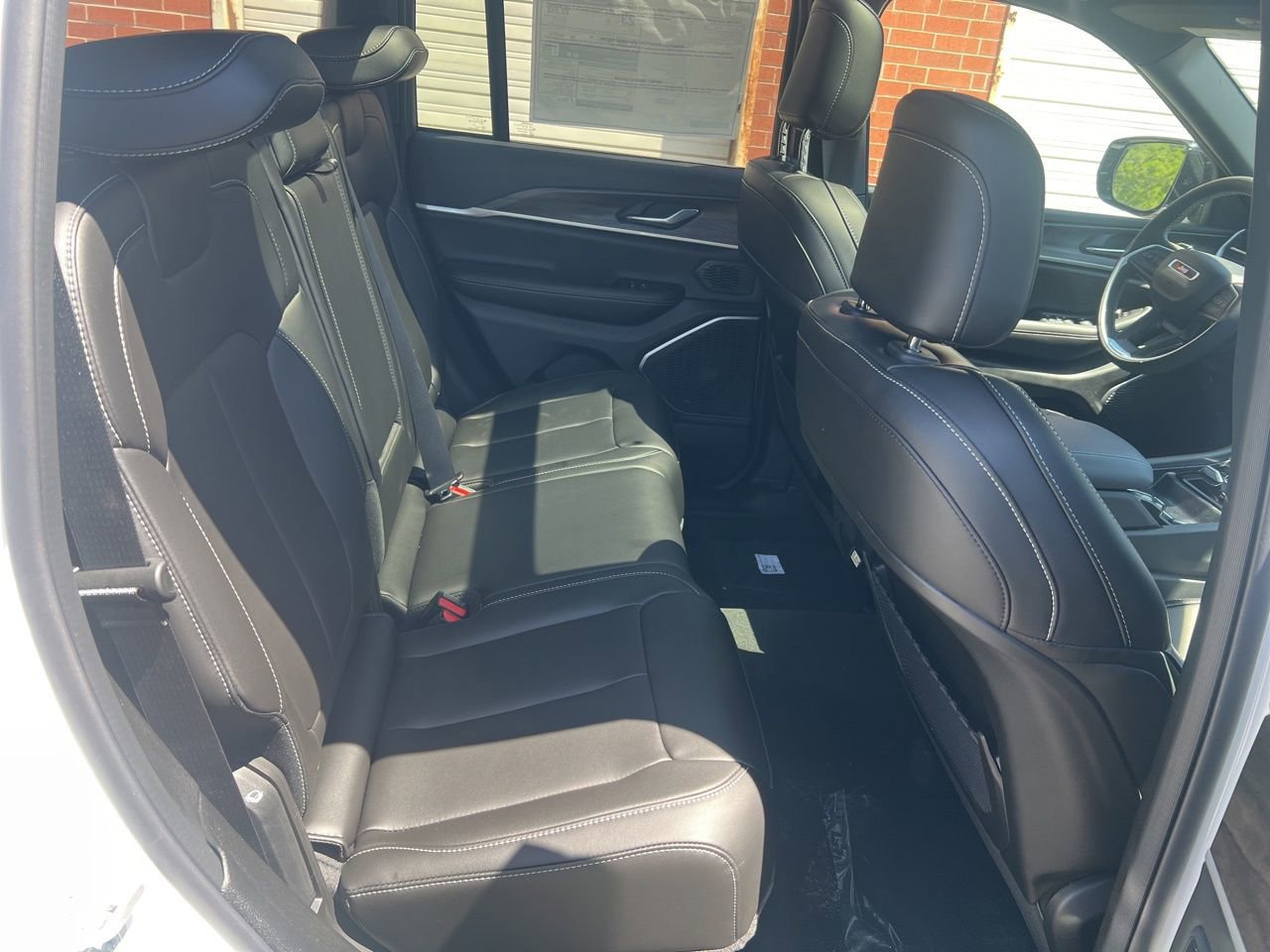 New 2026 Jeep Grand Cherokee Limited w/ Limited Altitude Package AWD/4WD image 19