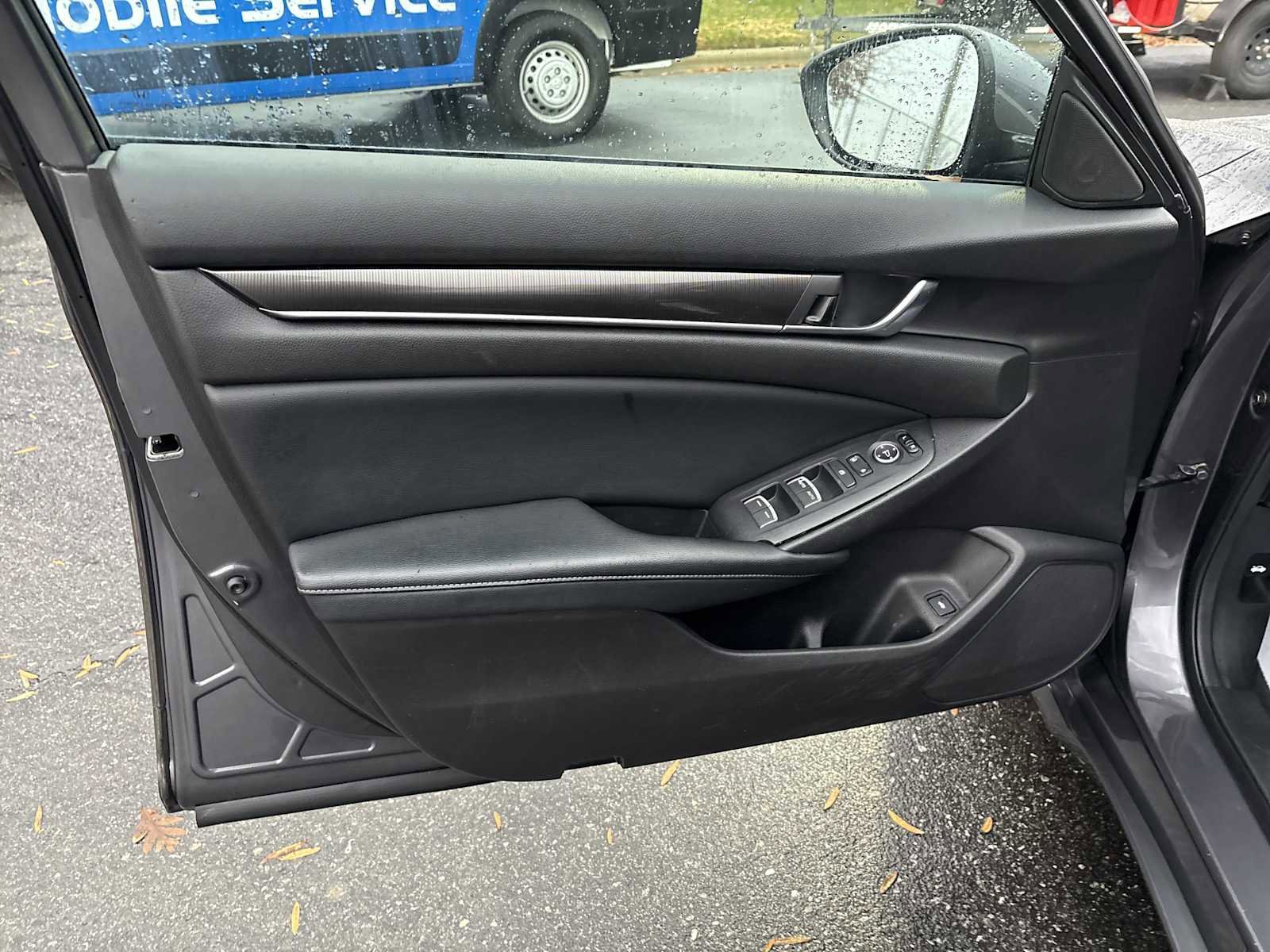 Used 2018 Honda Accord Sport image 15