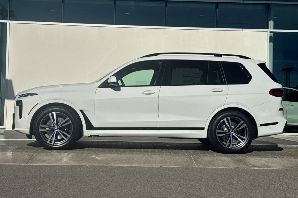 New 2026 BMW X7 xDrive40i w/ M Sport Package AWD/4WD image 6