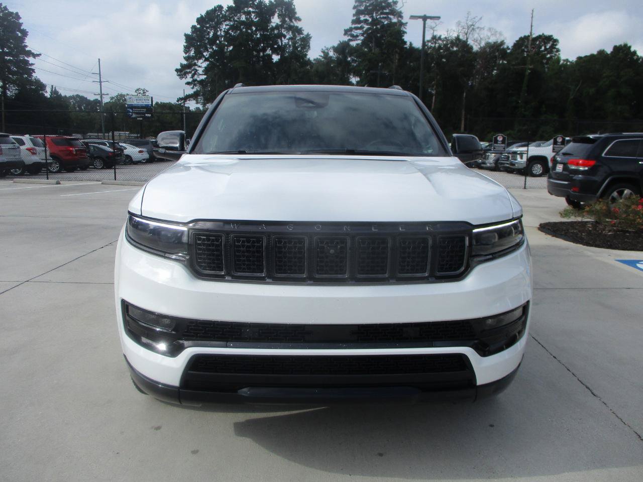Used 2024 Jeep Grand Wagoneer Series II Obsidian w/ Quick Order Packagew 28T AWD/4WD image 5