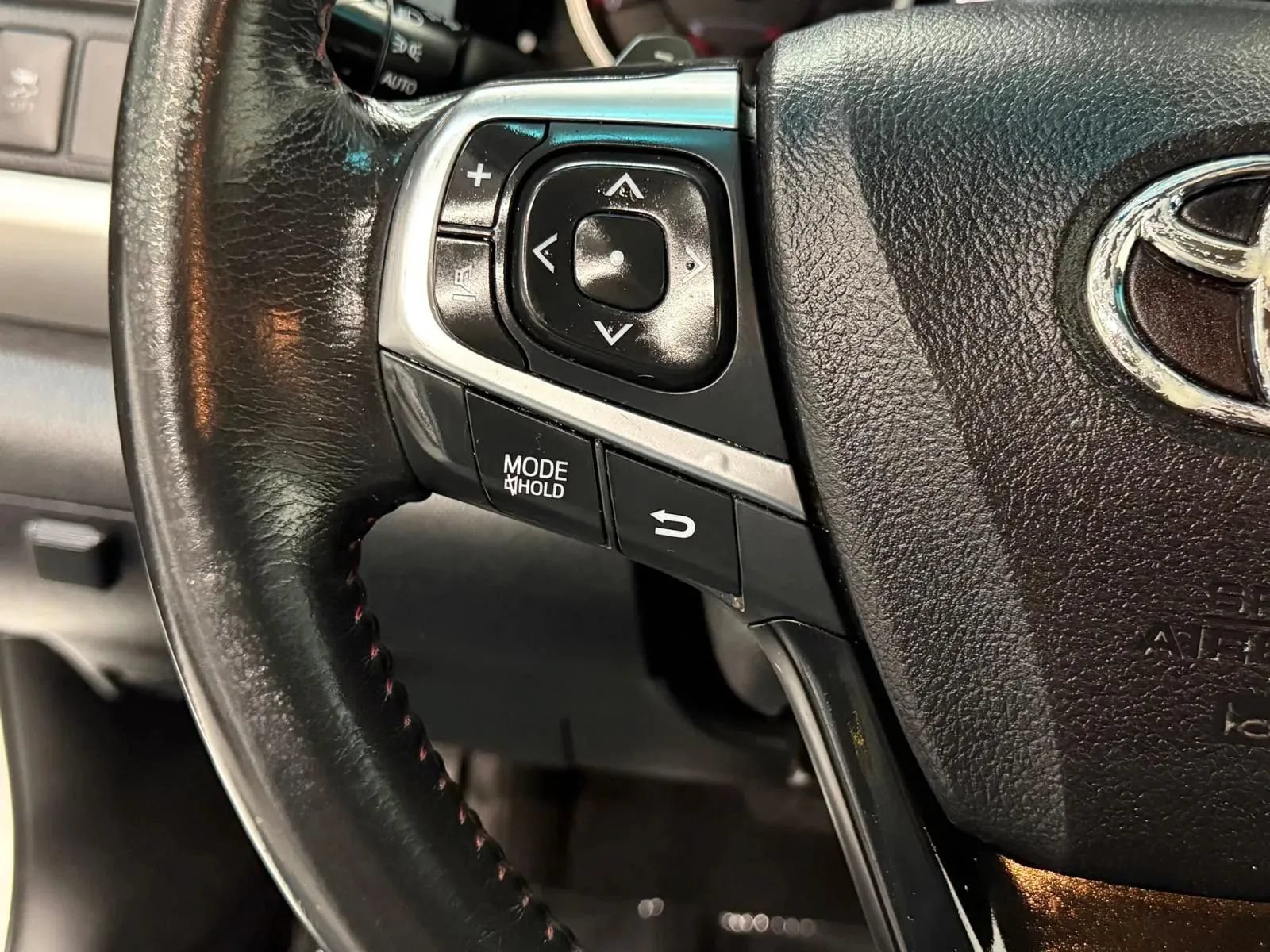 Used 2017 Toyota Camry SE FWD image 32
