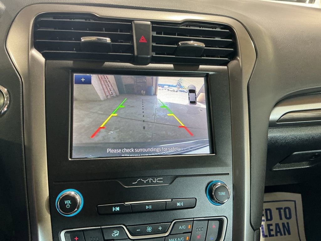 Used 2020 Ford Fusion SEL image 21