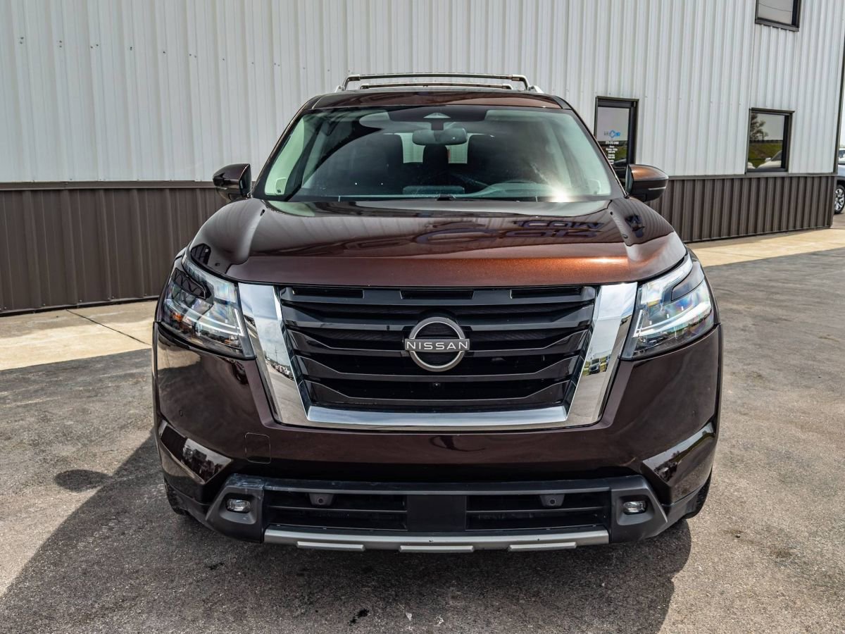 Used 2022 Nissan Pathfinder SL w/ SL Premium Package FWD image 5