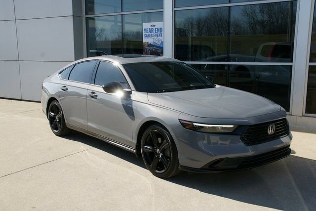 Used 2023 Honda Accord Sport image 2