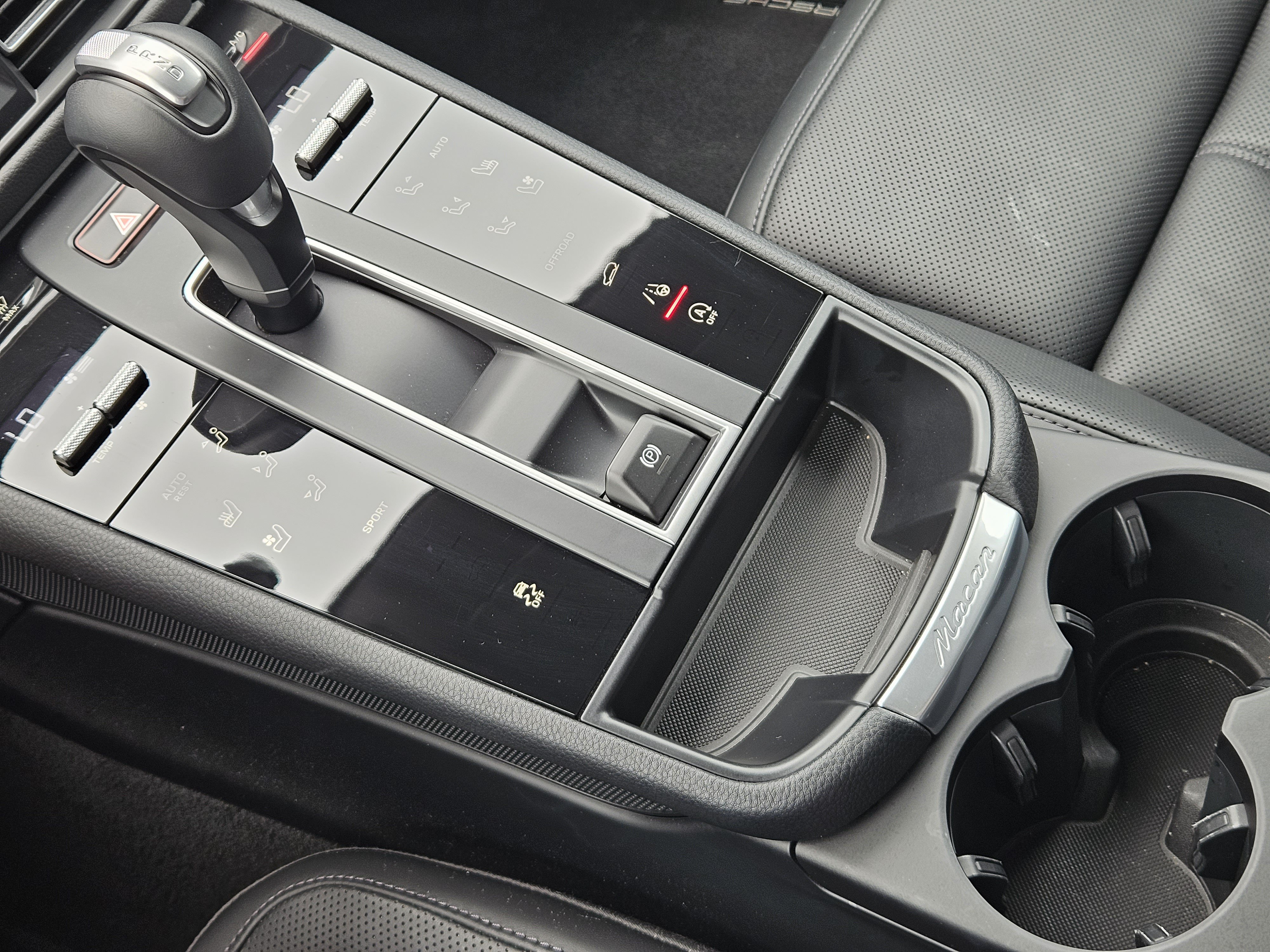 Certified 2026 Porsche Macan AWD/4WD image 20
