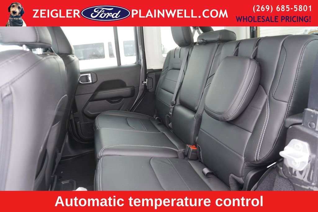 Used 2023 Jeep Wrangler Unlimited Sahara w/ Cold Weather Group image 7