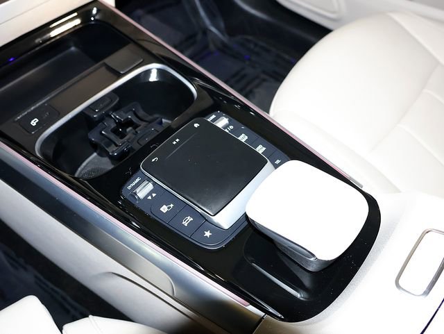 Used 2022 Mercedes-Benz GLB 250 4MATIC image 23
