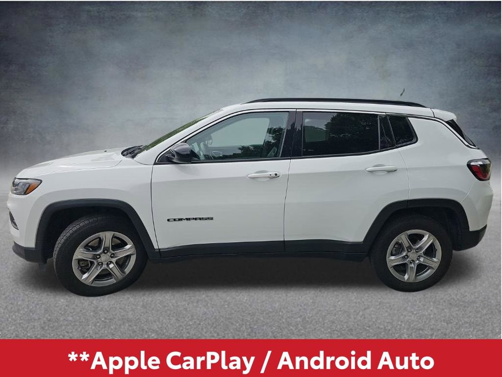 Used 2024 Jeep Compass Latitude AWD/4WD image 3