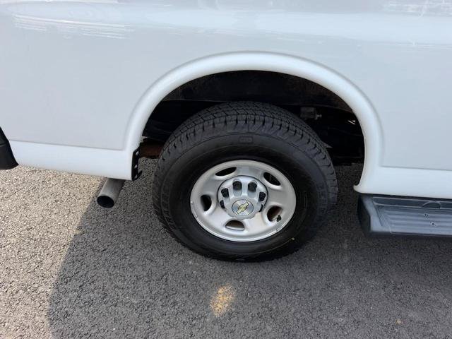 Used 2022 Chevrolet Express 3500 LS RWD image 8